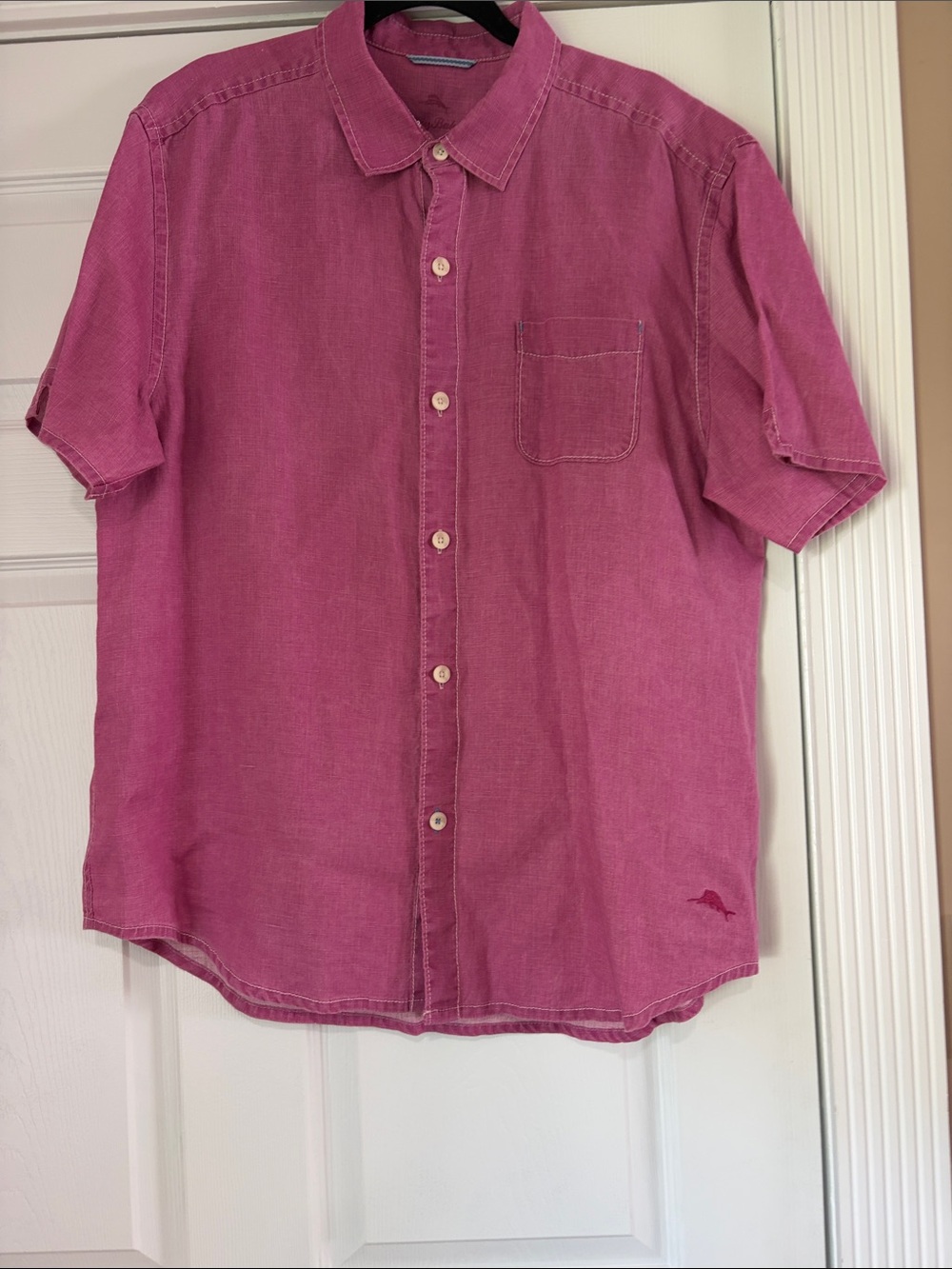 Final sale- Tommy Bahama- like new Men's Short-Sleeve Button-Up Shirt in Magenta
